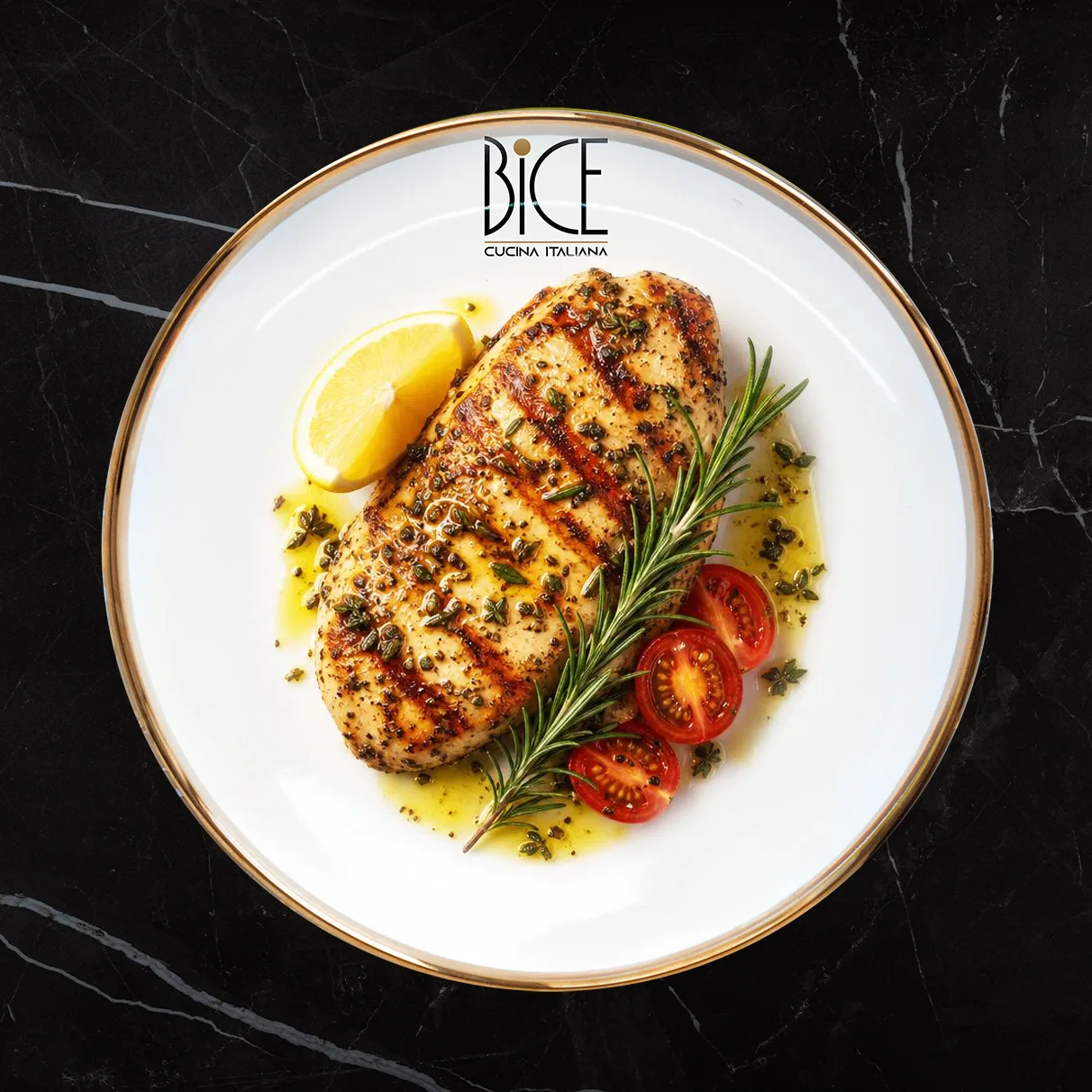 Poitrine de poulet grillée méditerranéenne aux herbes, huile d’olive et citron frais